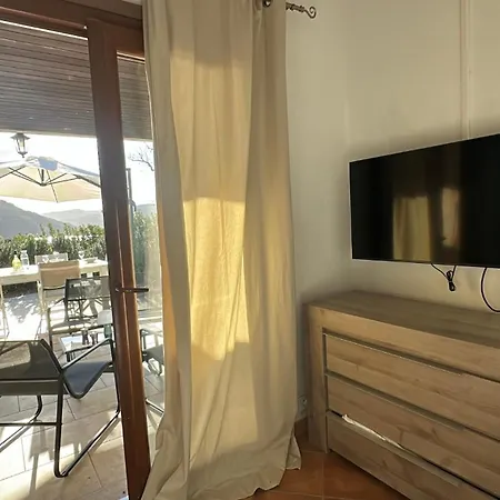Familiale Situee A 10 Minutes A Pieds De La De Santa Giulia Вилла *