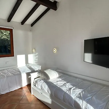 Familiale Situee A 10 Minutes A Pieds De La De Santa Giulia Villa Porto-Vecchio
